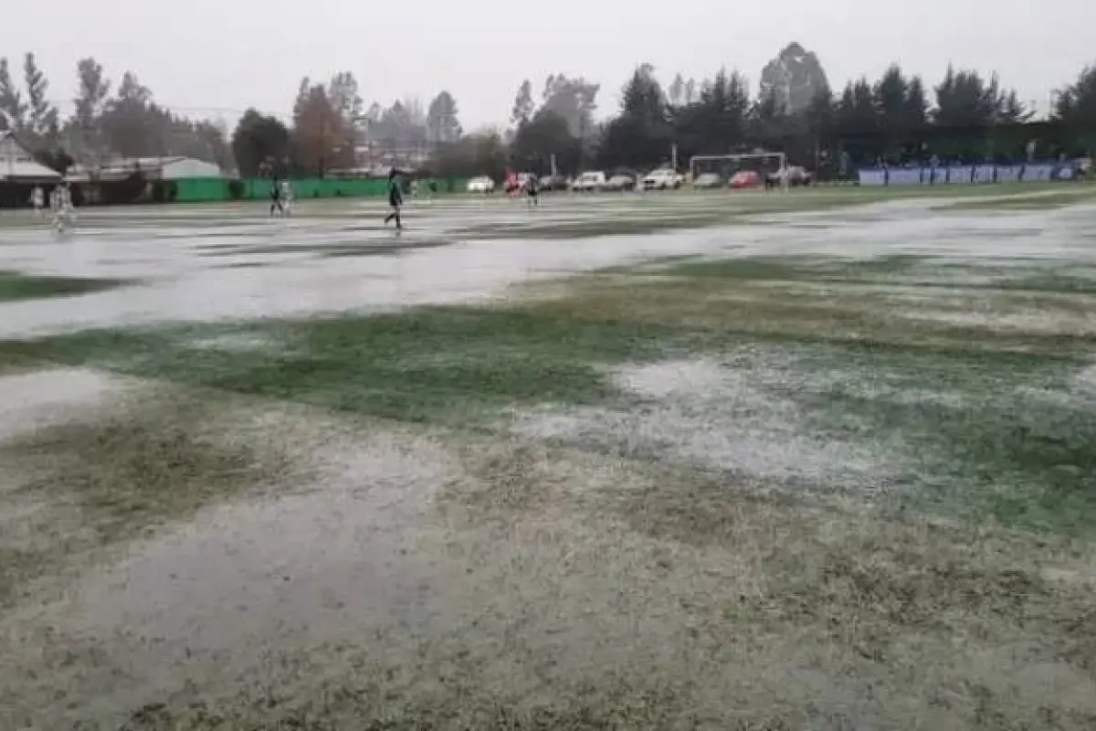 Así estaba el terreno de juego para el partido, Anjuff