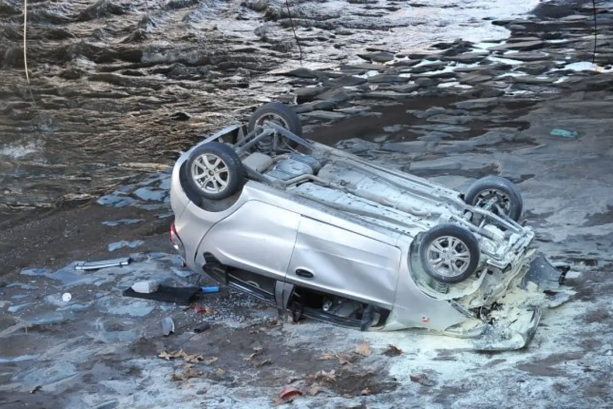 Auto en la ribera del rio Mapocho, Redes sociales