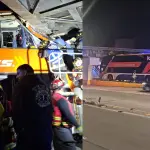 Bus sufrió insólito accidente en San Bernardo, Twitter