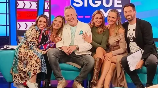 Sígueme y su elenco original, Redes Sociales