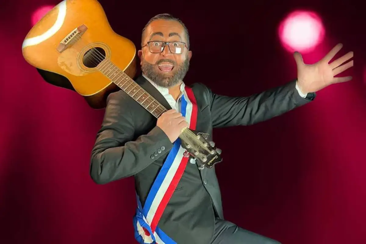 Daniel Alcaíno, Redes sociales