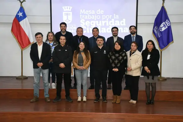 Mesa de reunión entre alcaldes ,Cedida