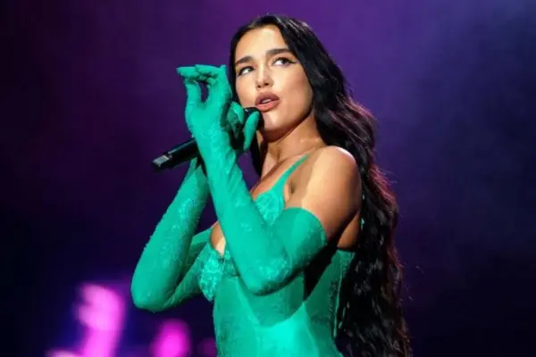 Dua Lipa en Chile ,Redes Sociales