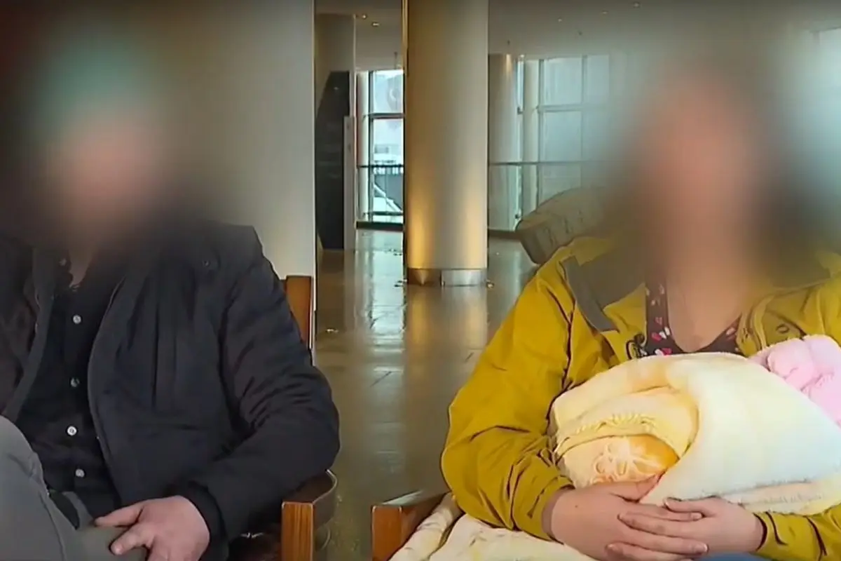 Los padres de la bebé robada conversaron con TVN, Captura