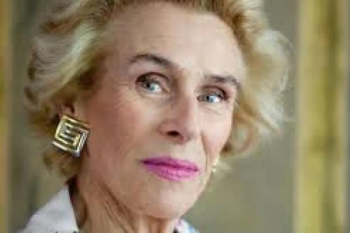 Mary Rose McGill, Redes sociales