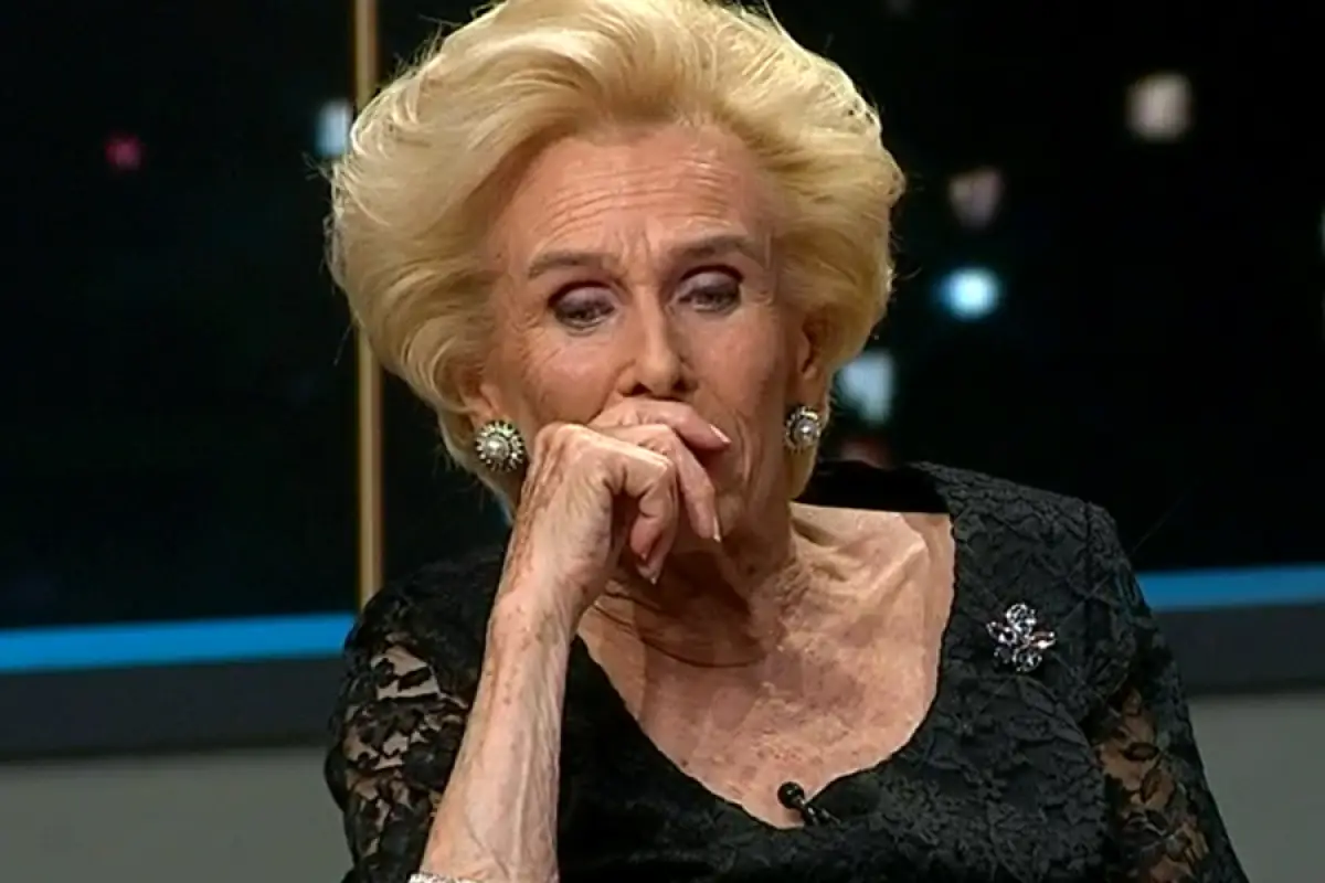 Mary Rose McGill , Redes sociales