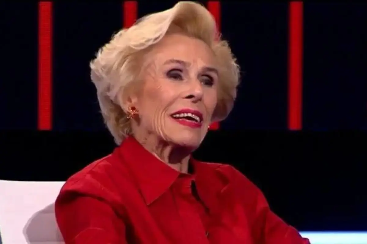 Mary Rose McGill, Redes sociales