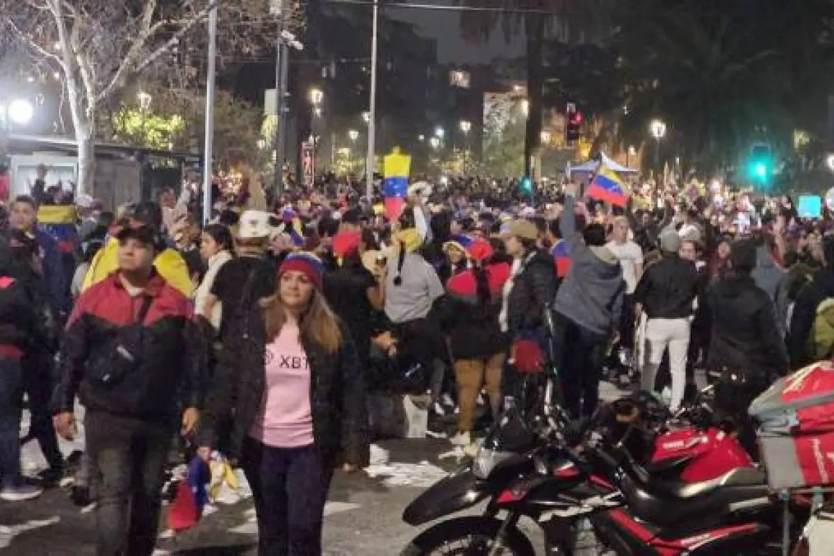 Venezolanos en Providencia , Redes sociales