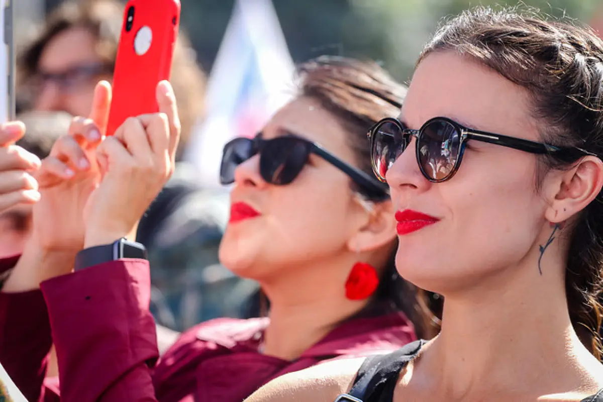 Camila Vallejo y Karol Cariola, Redes sociales