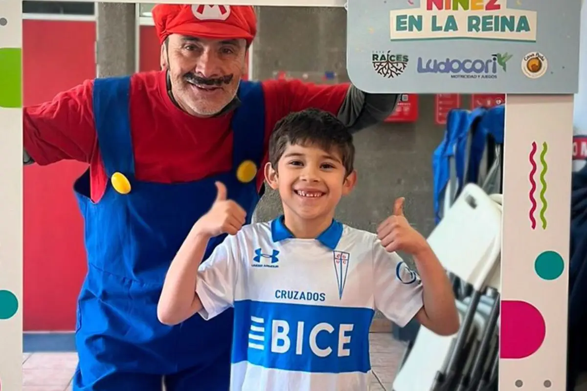 Juvenal Olmos como Mario Bros, Cedida