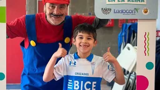 Juvenal Olmos como Mario Bros, Cedida