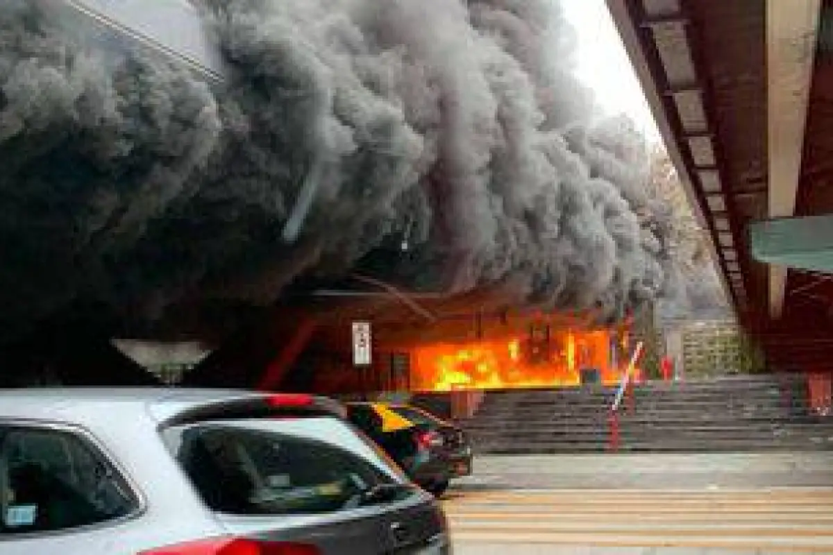 Reportan incendio de gran magnitud en estación de Metro Escuela Militar, Captura de redes sociales