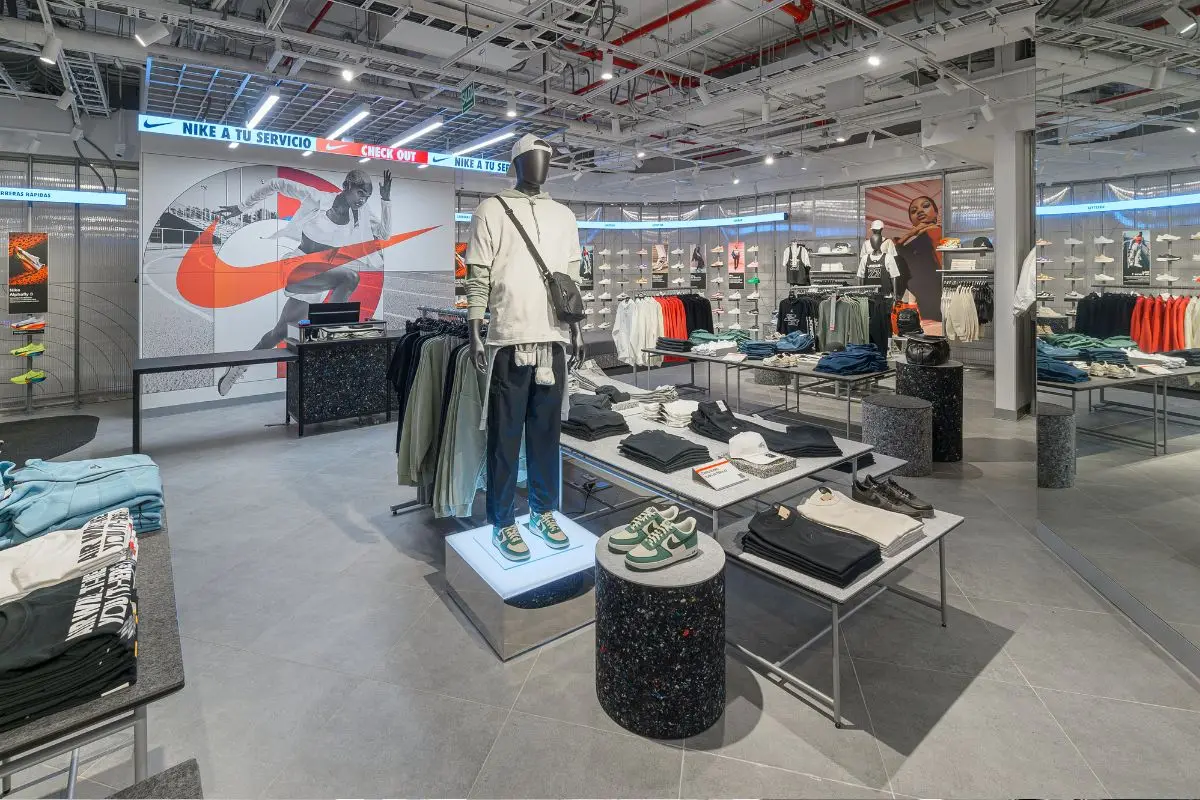 Nueva tienda Nike, Cedida