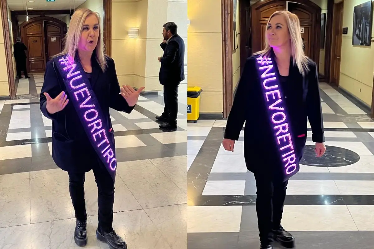 Pamela Jiles lució una llamativa banda led, Twitter