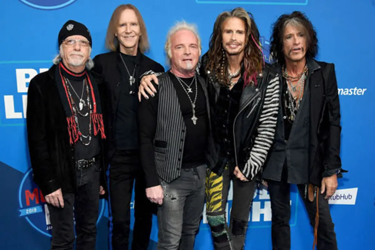 Aerosmith, Redes sociales
