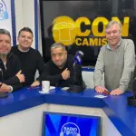 Los panelista de Con Camiseta junto a Alejandro Cortés, Twitter