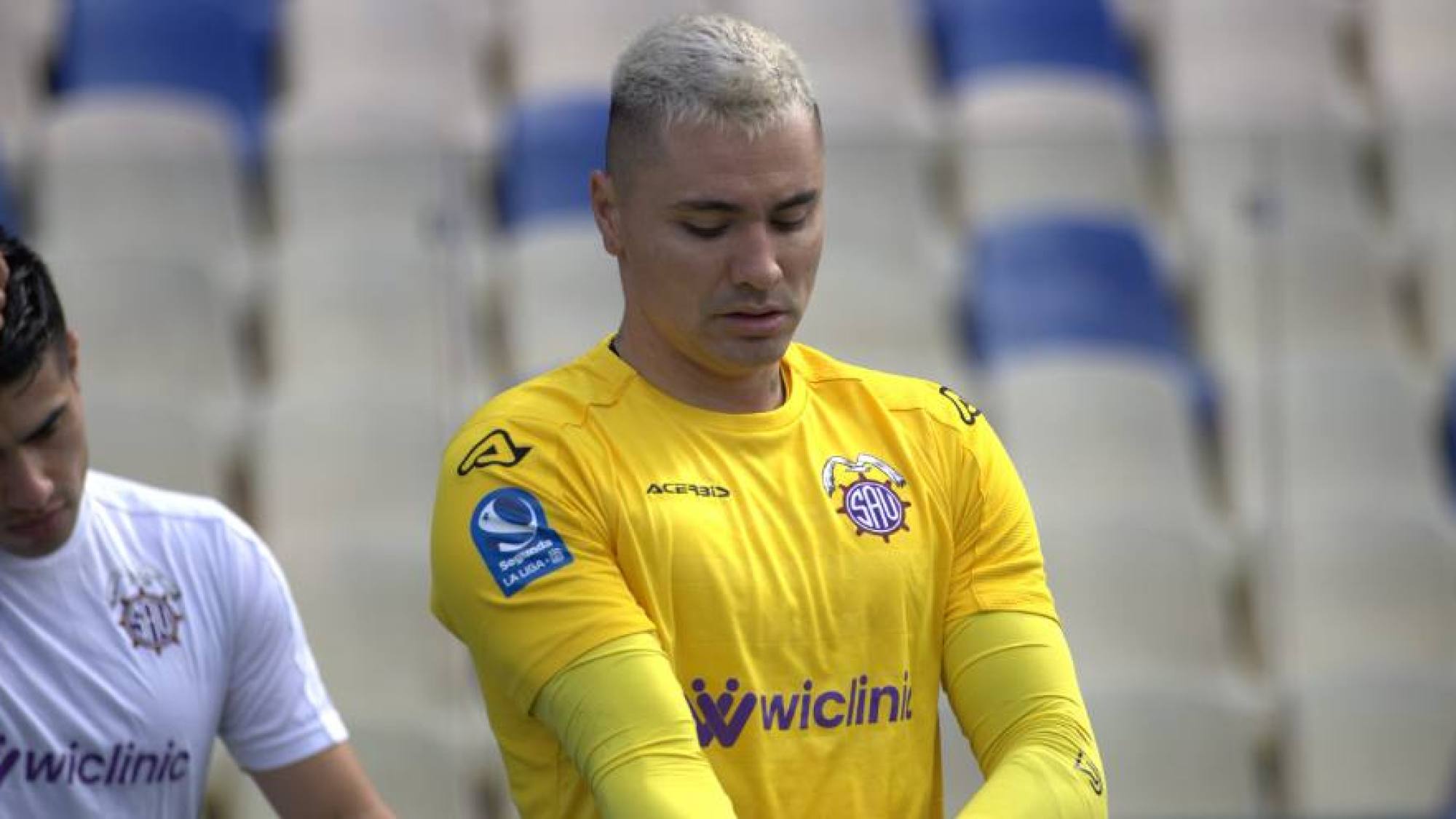 Golpes De Puños Y Patadas Cristóbal Campos Y Fuerte Pelea