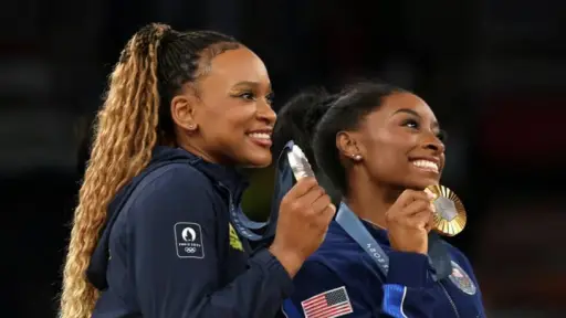 Rebeca Andrade y Simone Biles, Redes Sociales