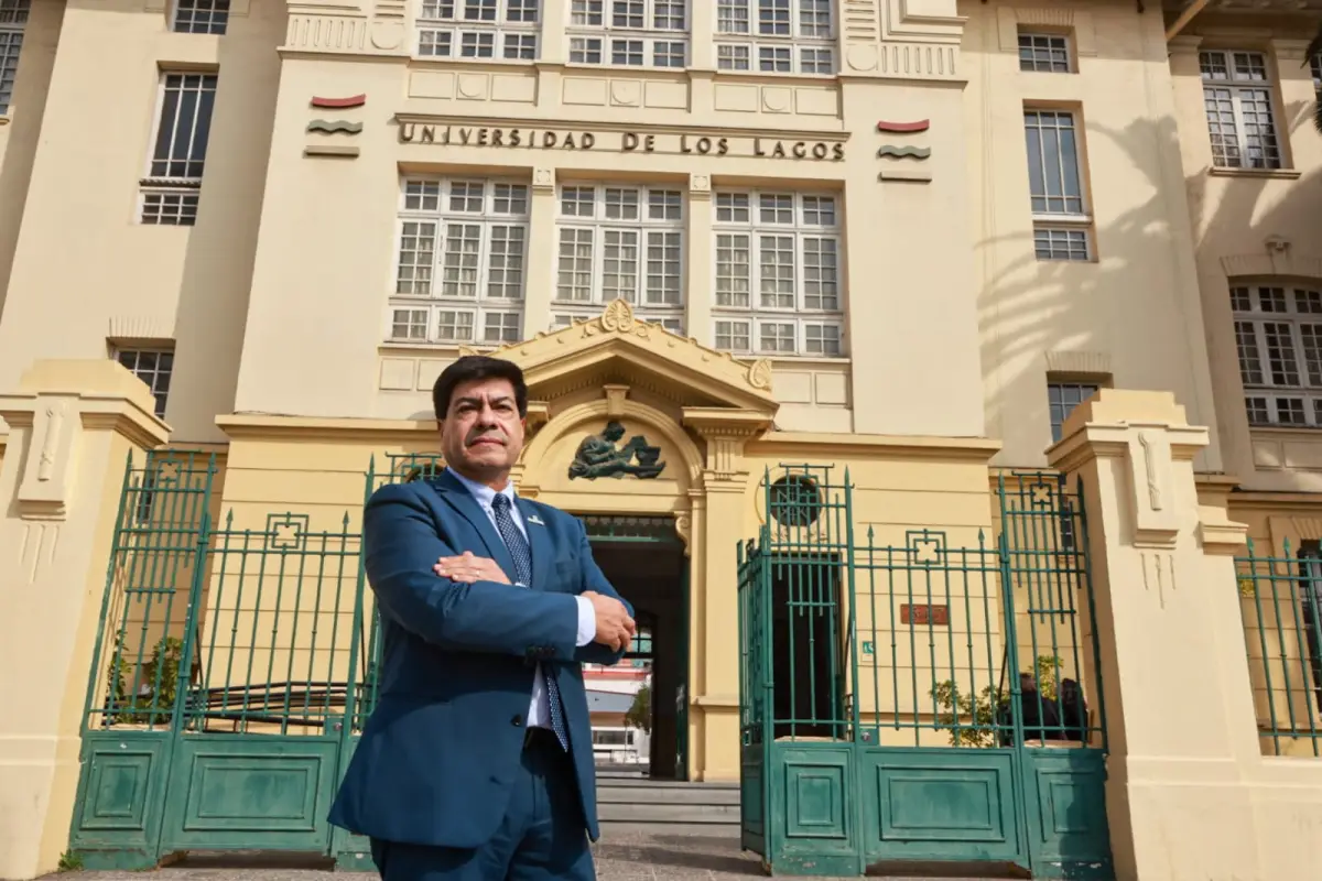 Oscar Garrido Álvarez, rector de la Universidad de Los Lagos, Juan Pablo Carmona Y.