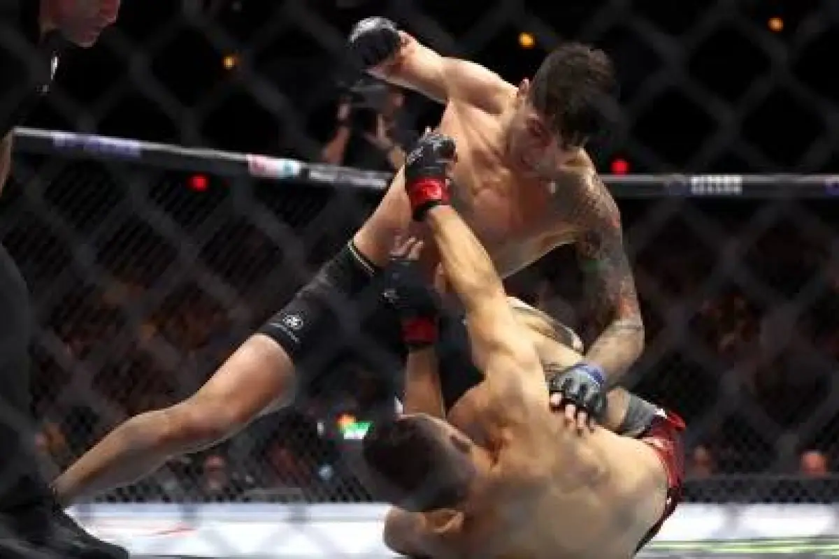 Impresionante de KO de ''La Jaula'' Bahamondes en el UFC 306, Redes sociales | X