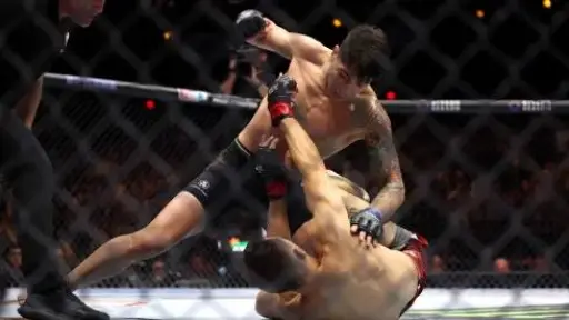 Impresionante de KO de ''La Jaula'' Bahamondes en el UFC 306, Redes sociales | X