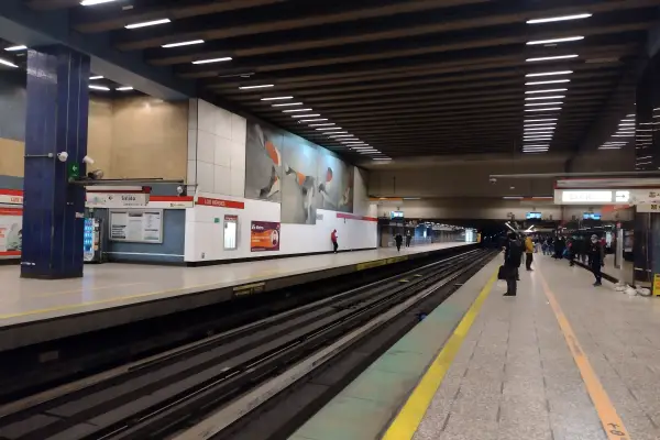 Reportan nacimiento de bebé en metro Los Héroes ,Redes sociales