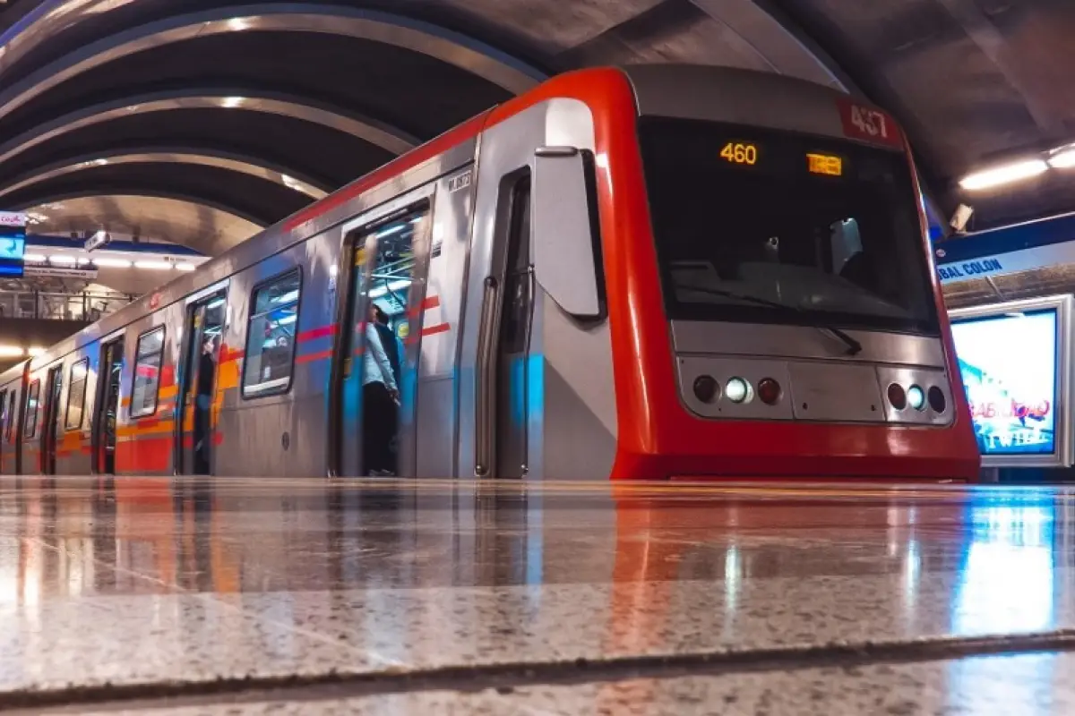 Metro de Santiago , Redes sociales