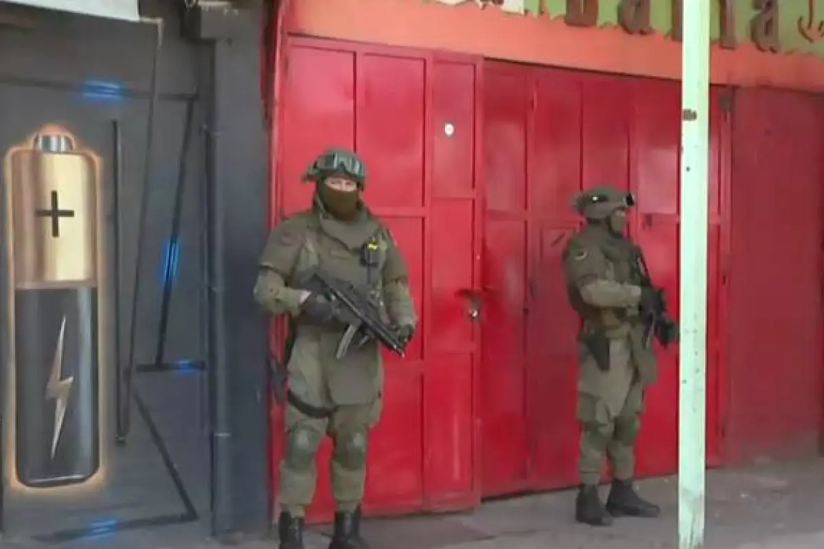 Masivo operativo vinculado al millonario robo a la empresa Brinks , Redes sociales | X