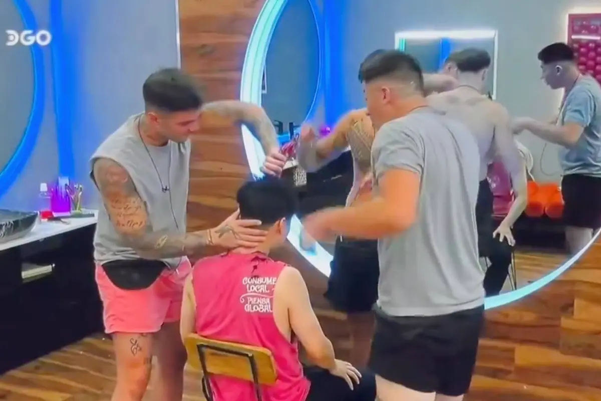 Manuel le cortó el pelo a Yuhui, Captura de pantalla