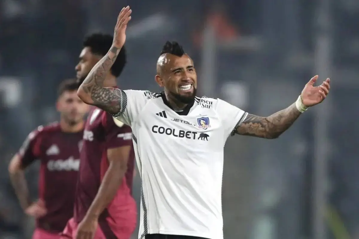 Arturo Vidal, Redes sociales