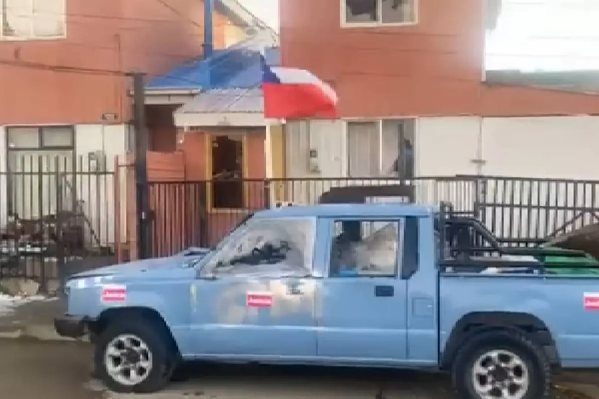 Frontis de la casa del agresor, Captura 