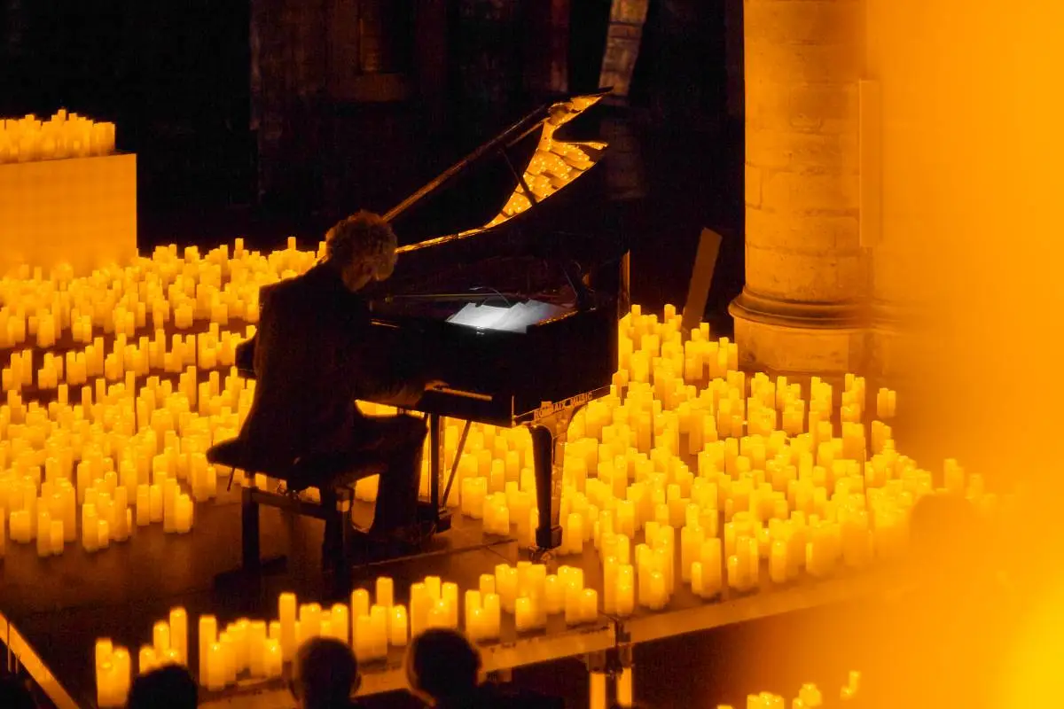 Candlelight de Bridgerton, Cedida