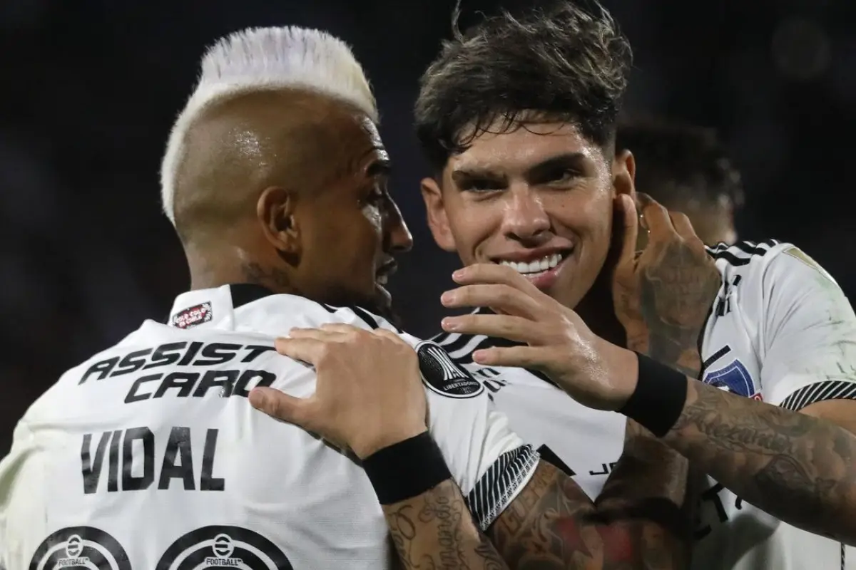 Arturo Vidal y Carlos Palacios, Photosport