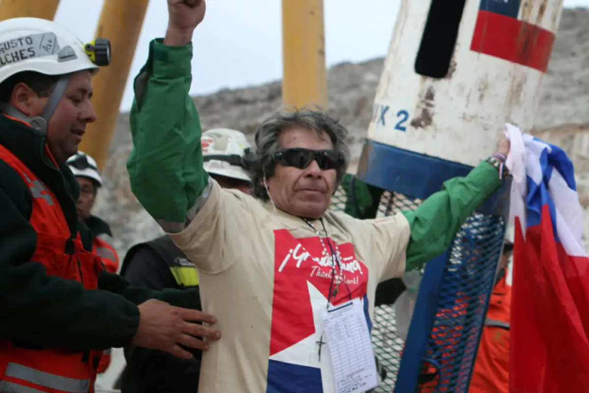 Mario Gómez, Redes sociales