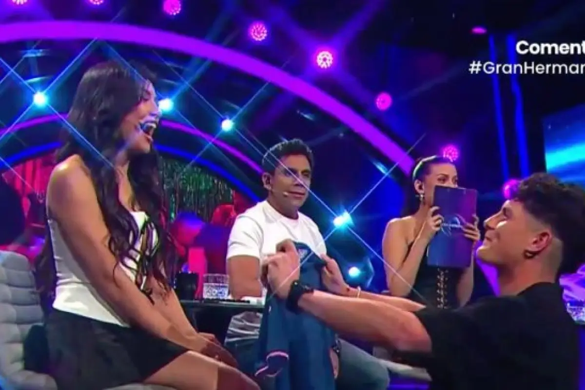 Íñigo le pidió pololeo en vivo a Eskarcita , Captura de redes sociales | X