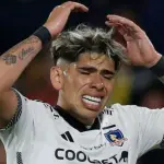 Carlos Palacios lo pasa mal en Colo Colo, Agencia Uno