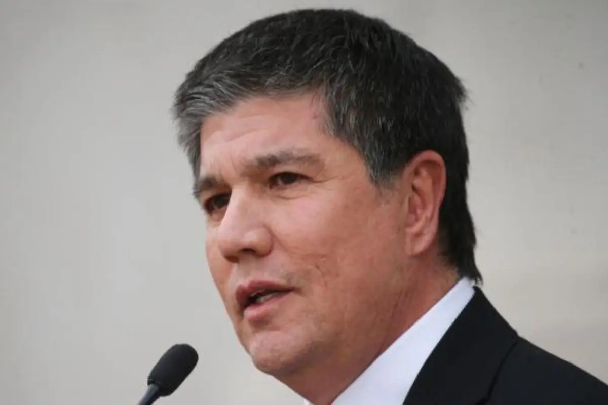 Manuel Monsalve está en problemas, Agencia Uno