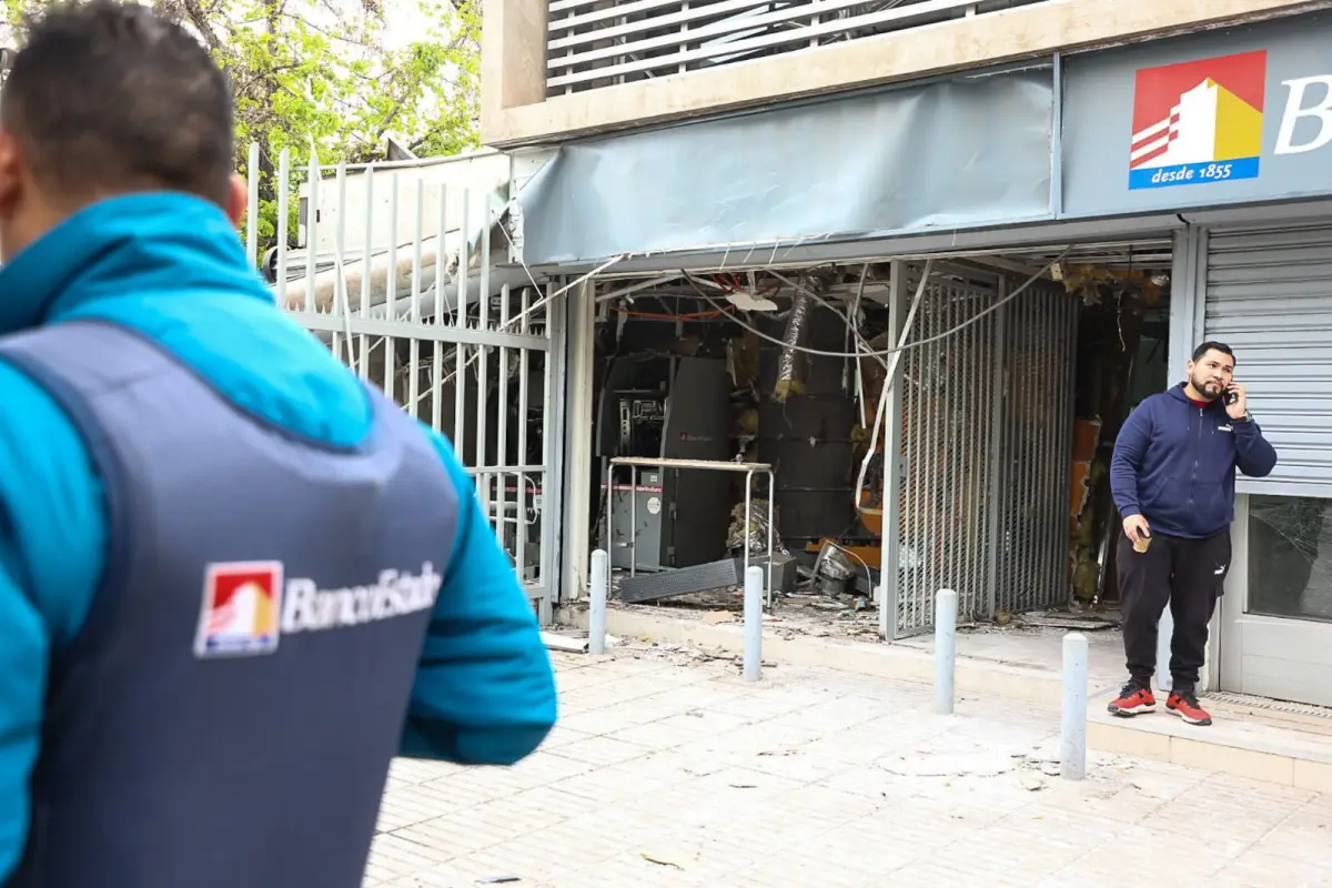 Sucursal Banco Estado, Juan Pablo Carmona 