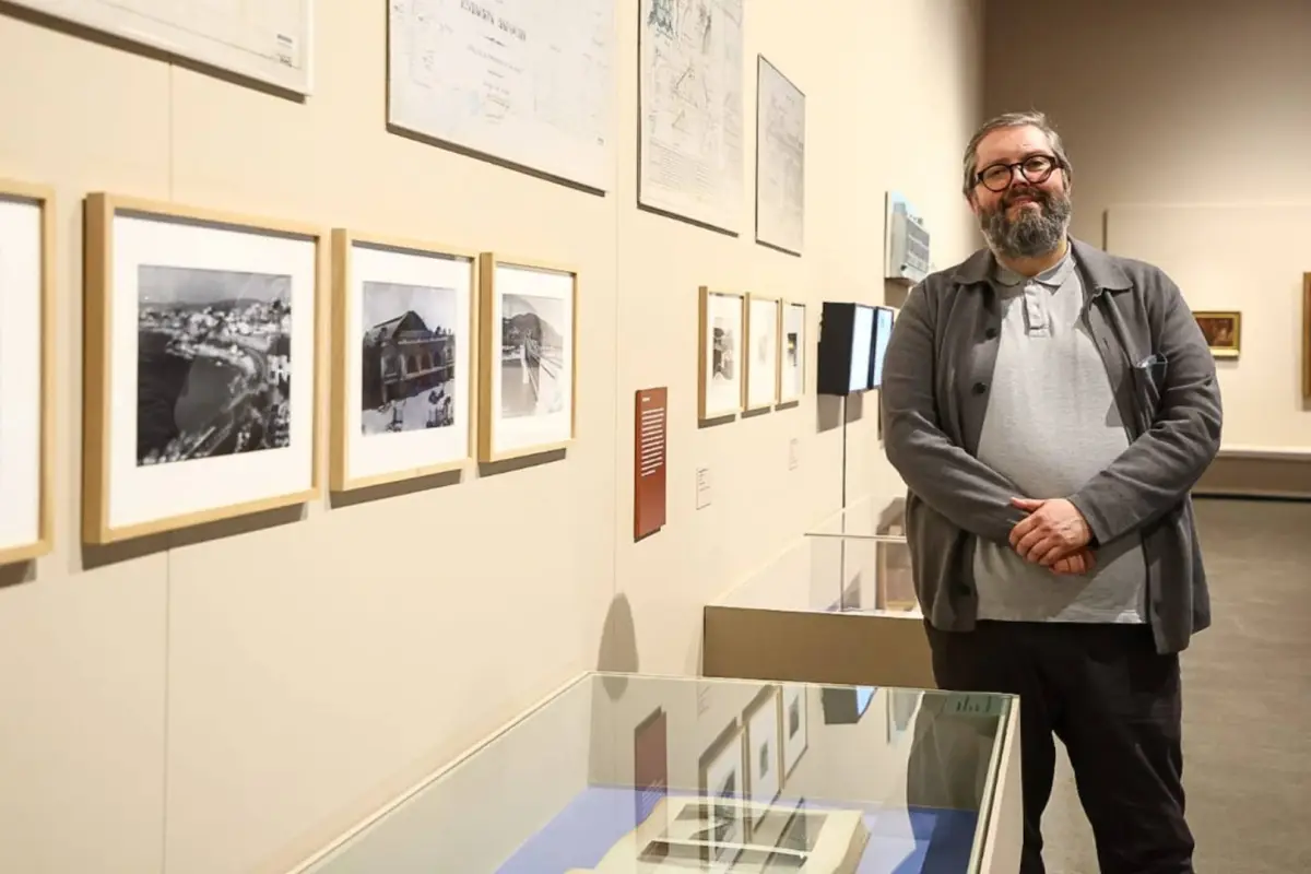 Exposición Por la línea corre el tren, Juan Pablo Carmona