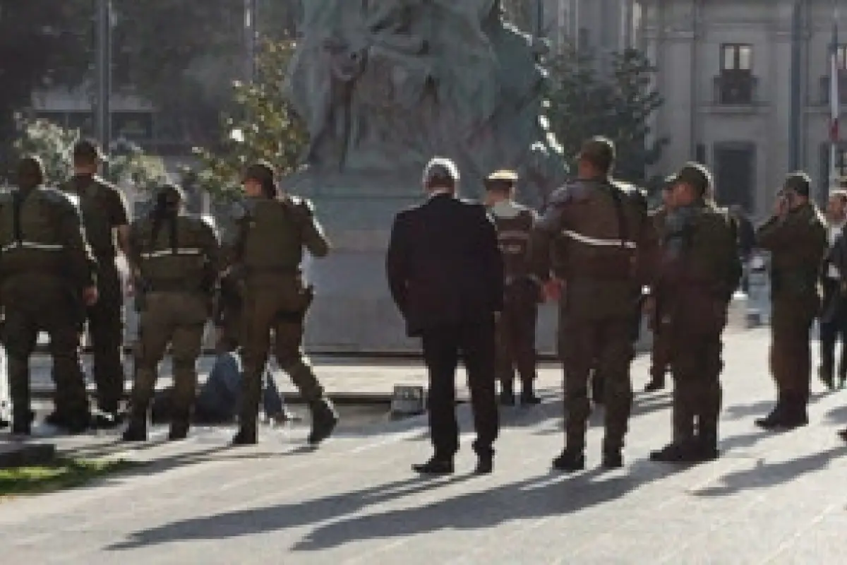 Hombre se quema a lo bonzo frente a Palacio de Tribunales, Redes sociales | X