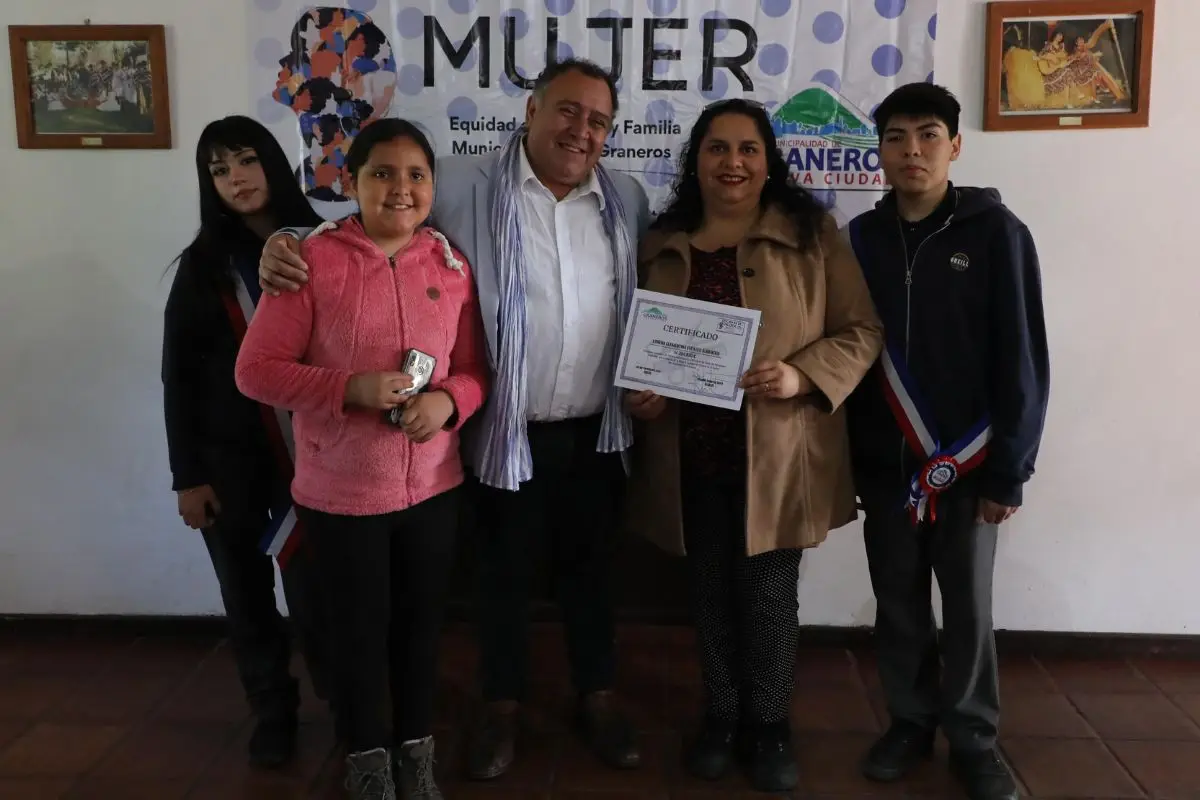 Mujeres de Graneros recibieron distinción, Cedida