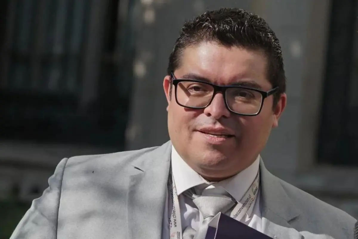 Rodrigo Logan aspira a la Gobernación RM, Agencia Uno