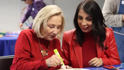 Cecilia Morel y Karla Rubilar, Cedida