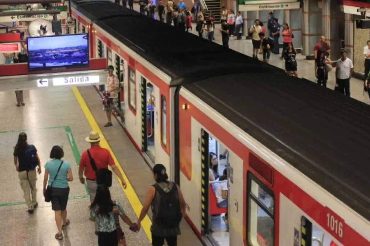 Emergencia en la Línea 1 del Metro de Santiago, Redes sociales | Referencial