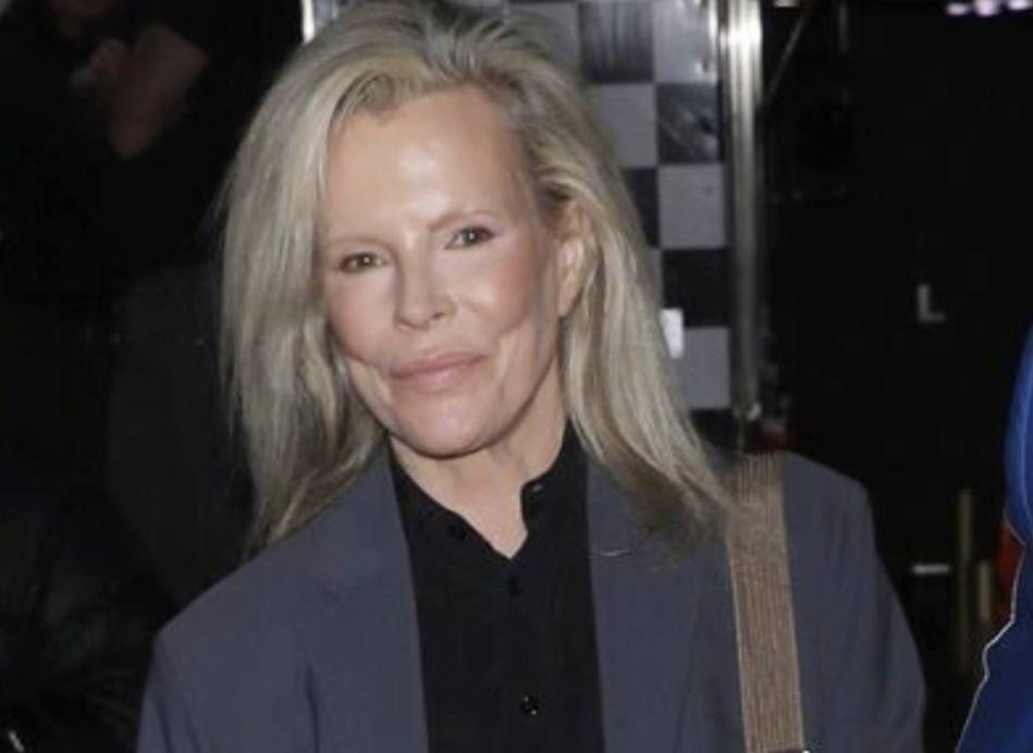 Kim Basinger - X