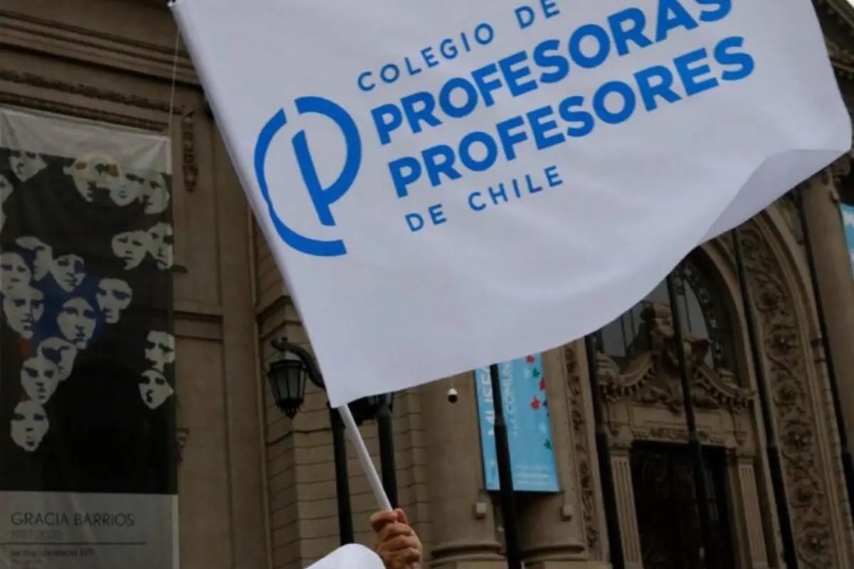 Profesores esperan pago de deuda histórica, Agencia Uno