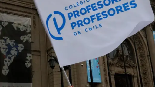 Profesores esperan pago de deuda histórica, Agencia Uno