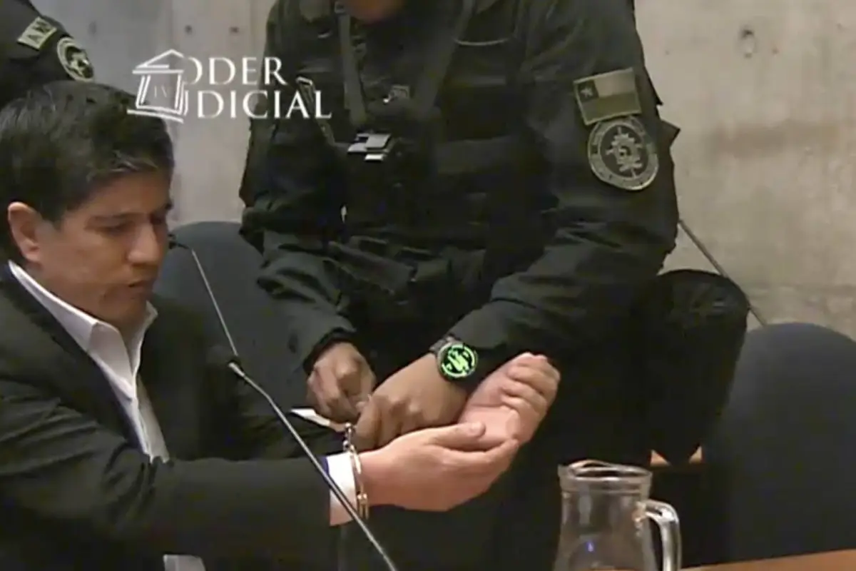 Le quitan las esposas a Manuel Monsalve, Redes Sociales