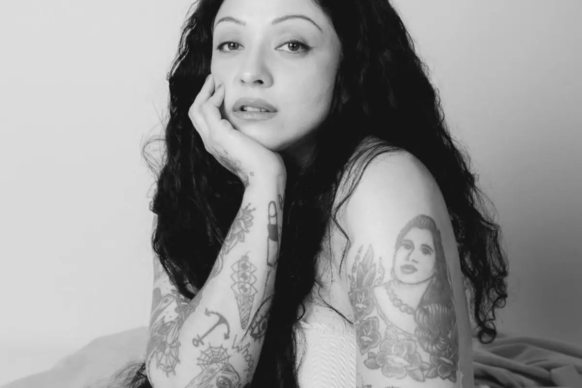 Mon Laferte convoca a participar en su performance de Autopoiética, Cedida