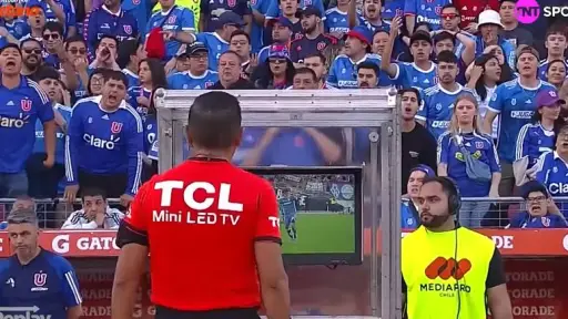 Francisco Gilabert revisando el VAR, Captura de pantalla